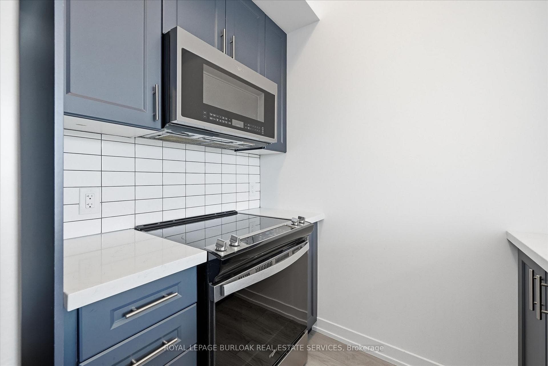 460 Dundas Street Unit 1212 photo 18