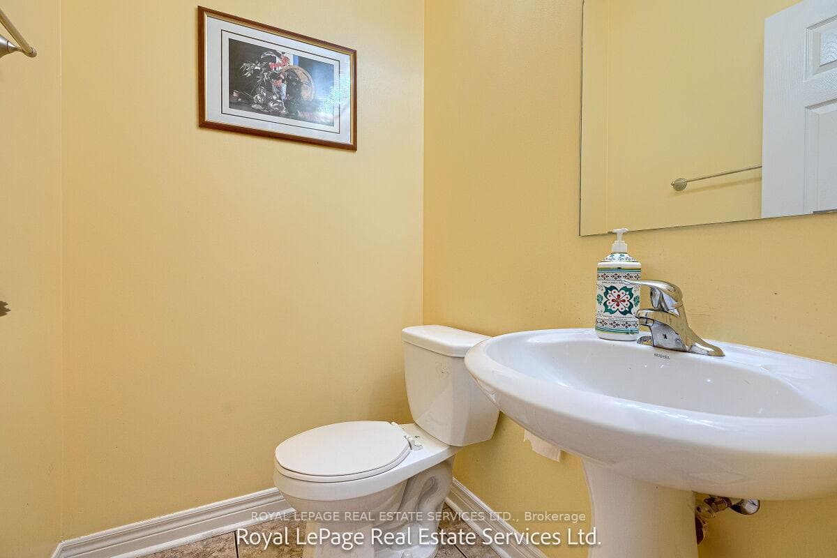 5543 Doctor Peddle Crescent photo 17