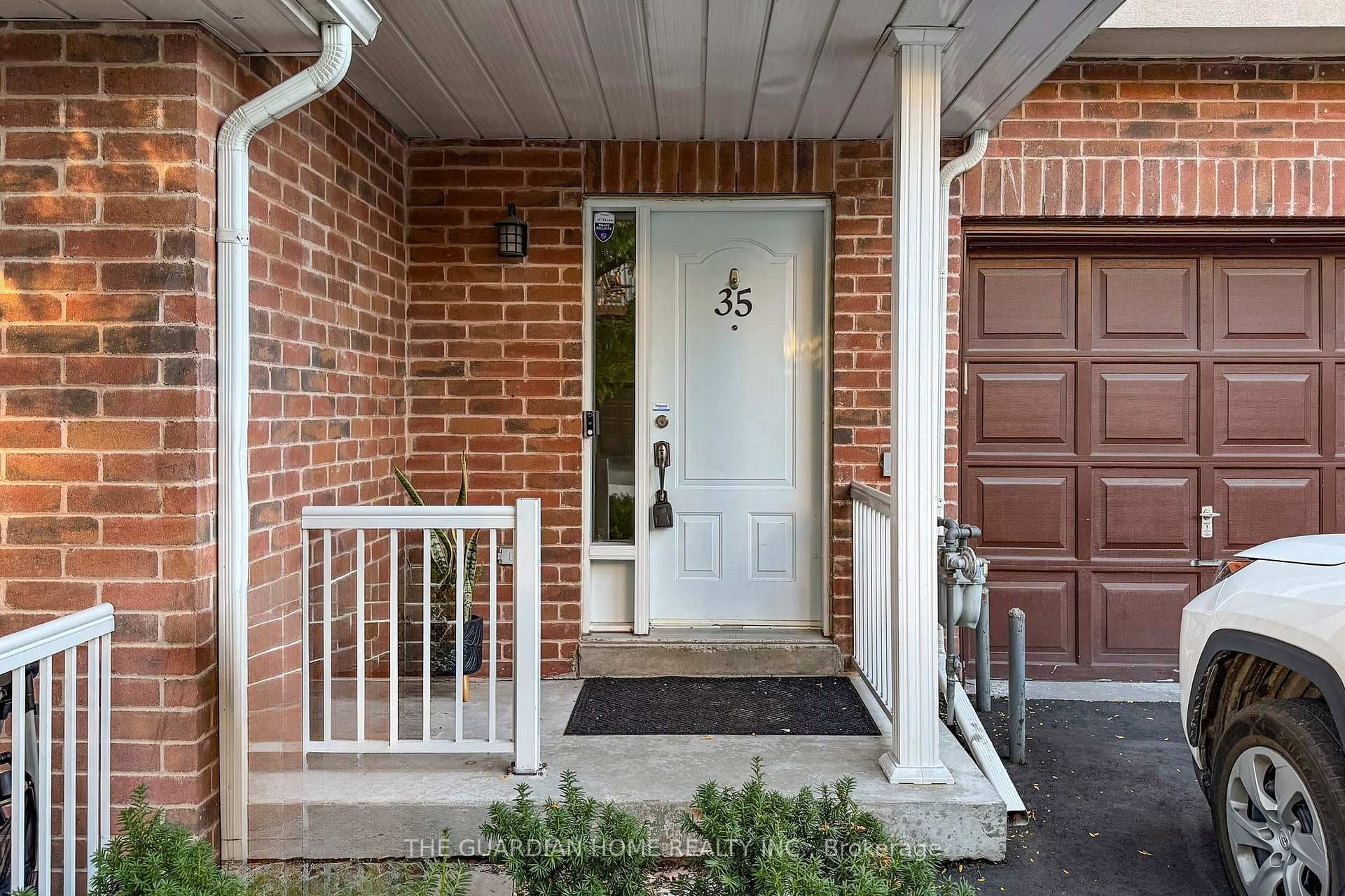 3057 Finch Avenue Unit 35 photo 2