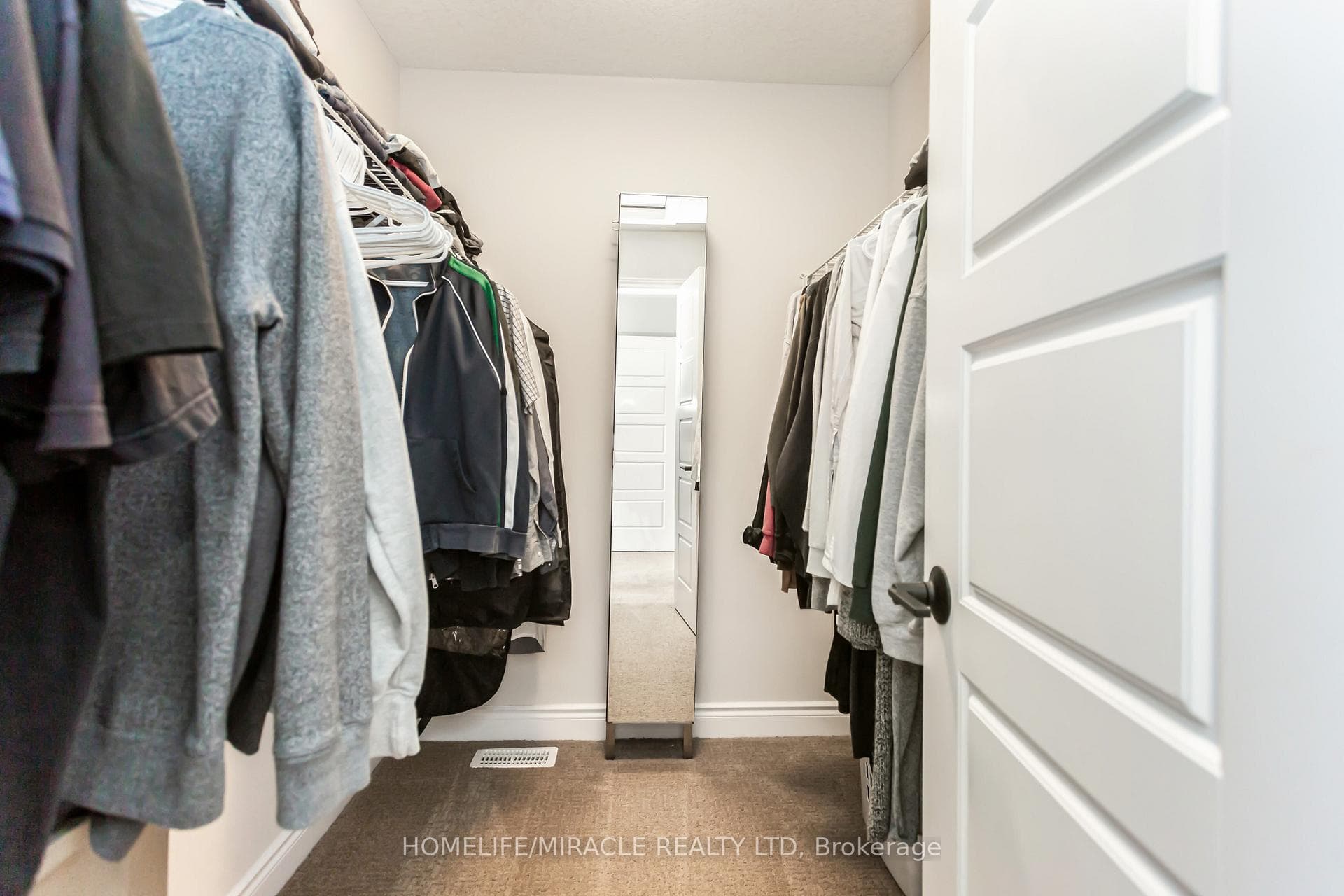 23 Tindall Crescent photo 23