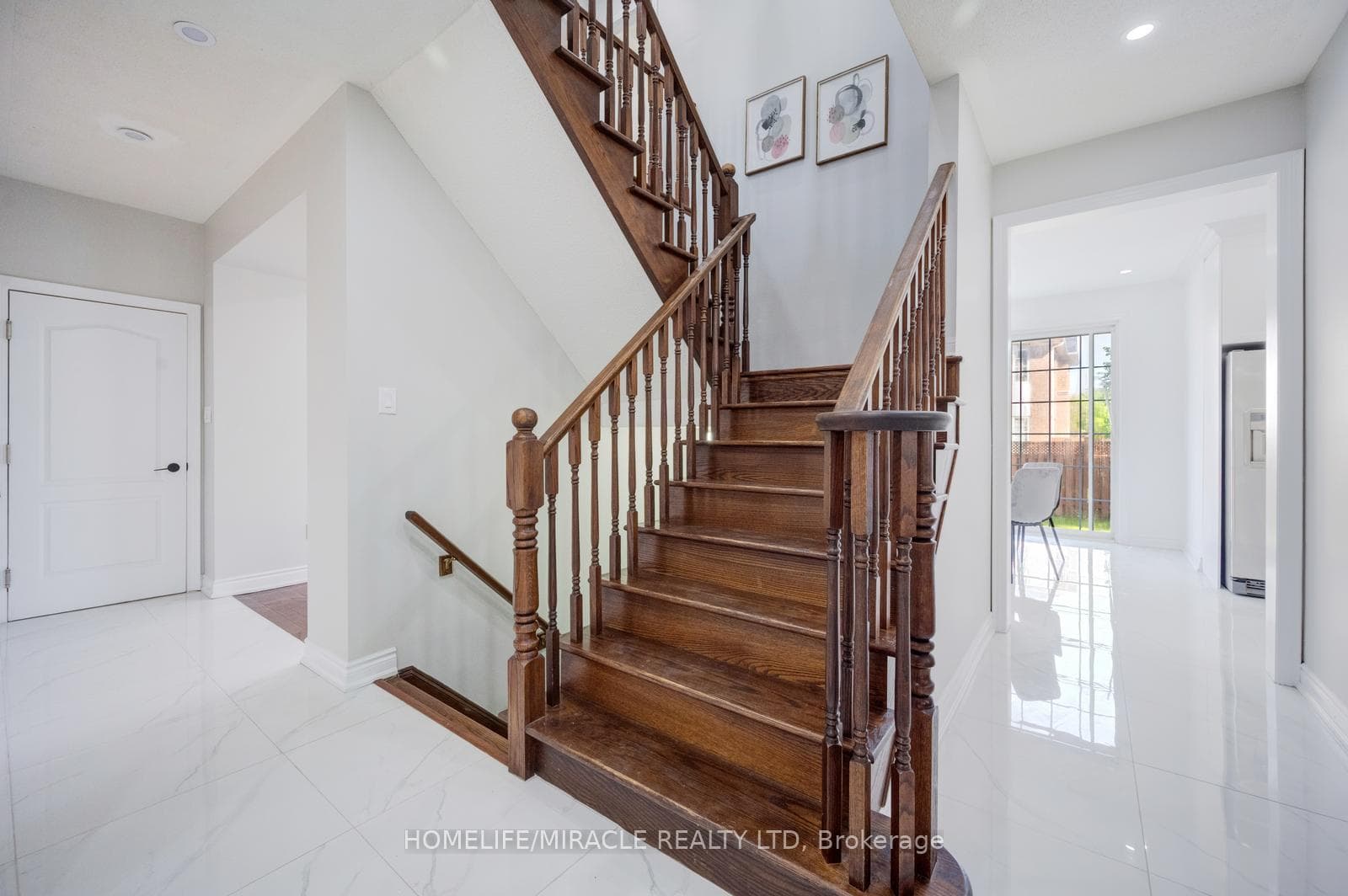 17 Latania Boulevard photo 15