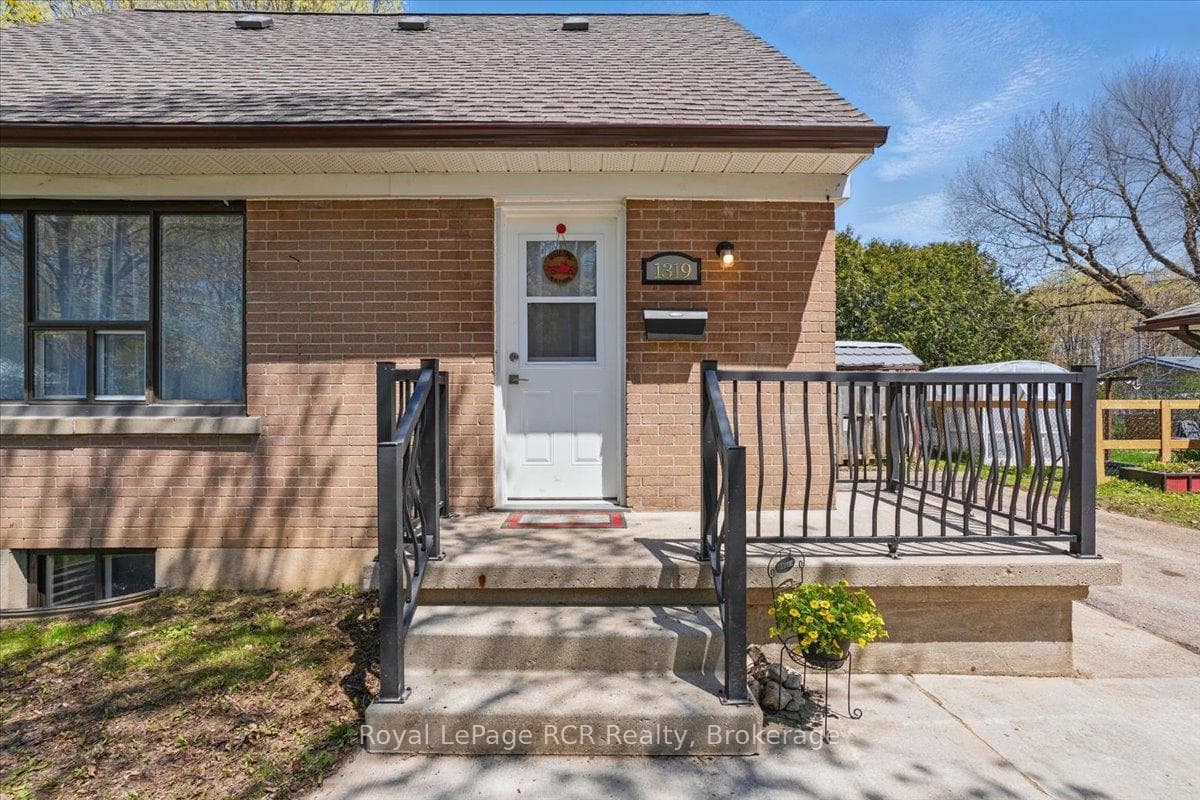 1319 8th Avenue photo 3