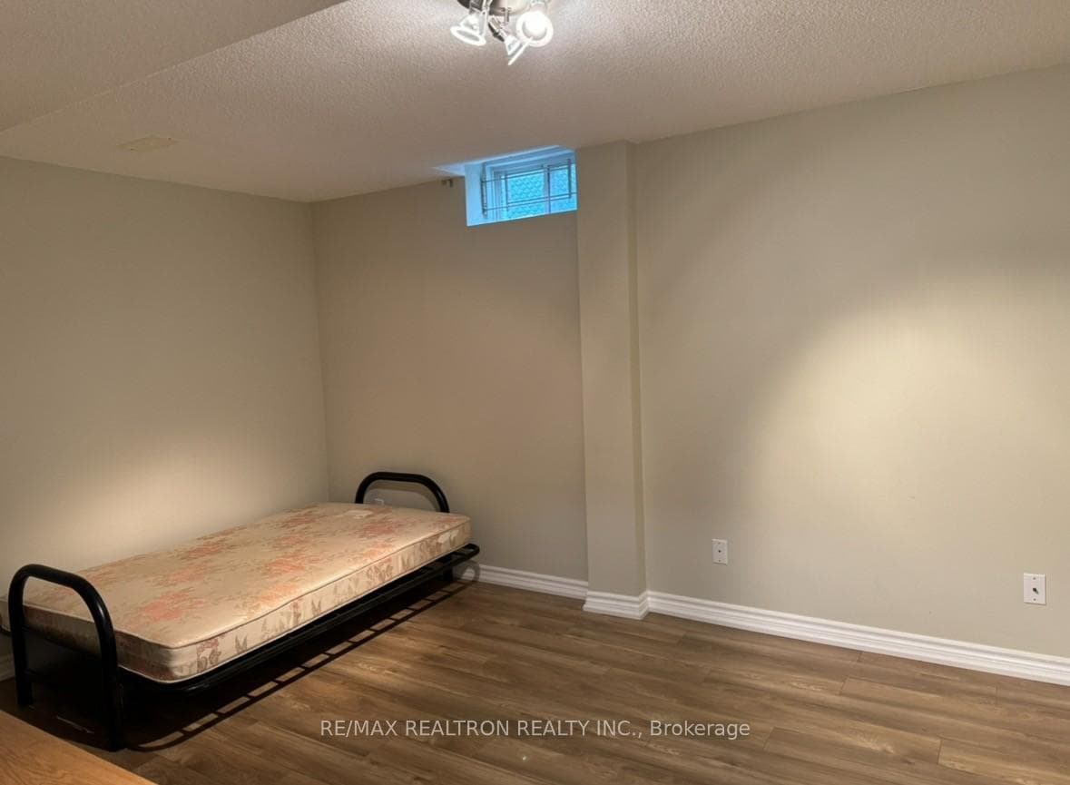 238 Highglen Avenue Unit Bsmt photo 6