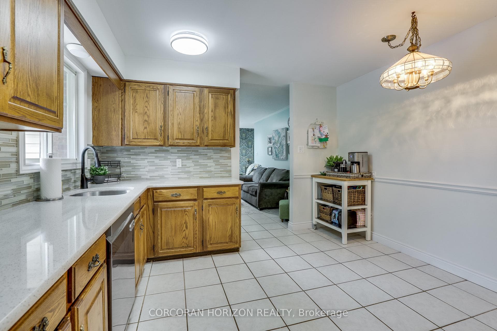 4542 Avenue Road photo 15