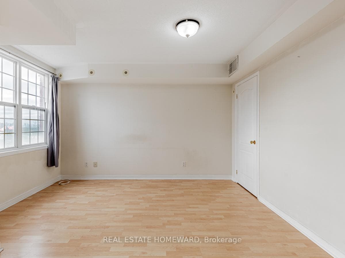 25 Strangford Lane Unit 304 photo 9