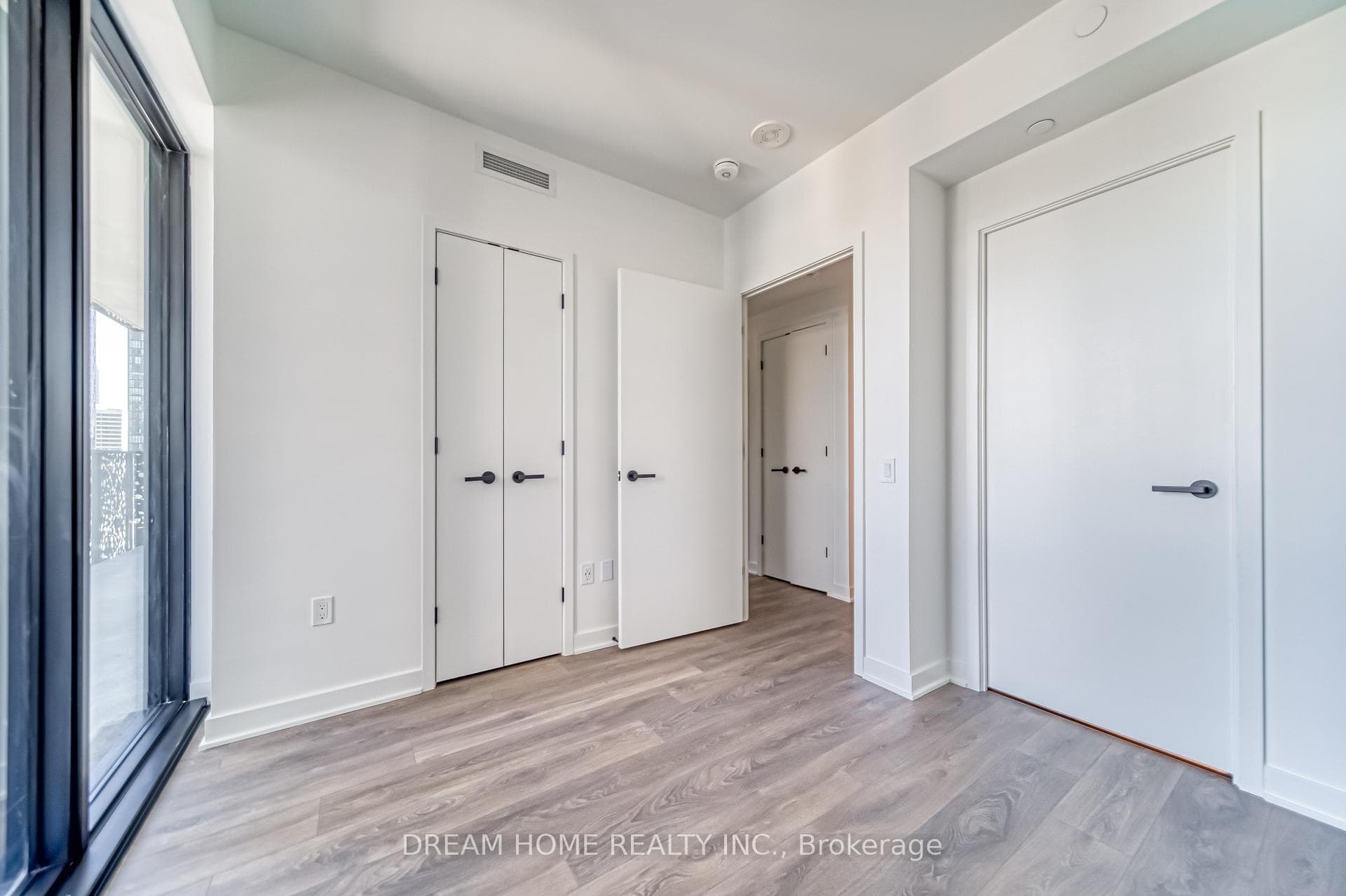 55 Charles Street Unit 1512 photo 7