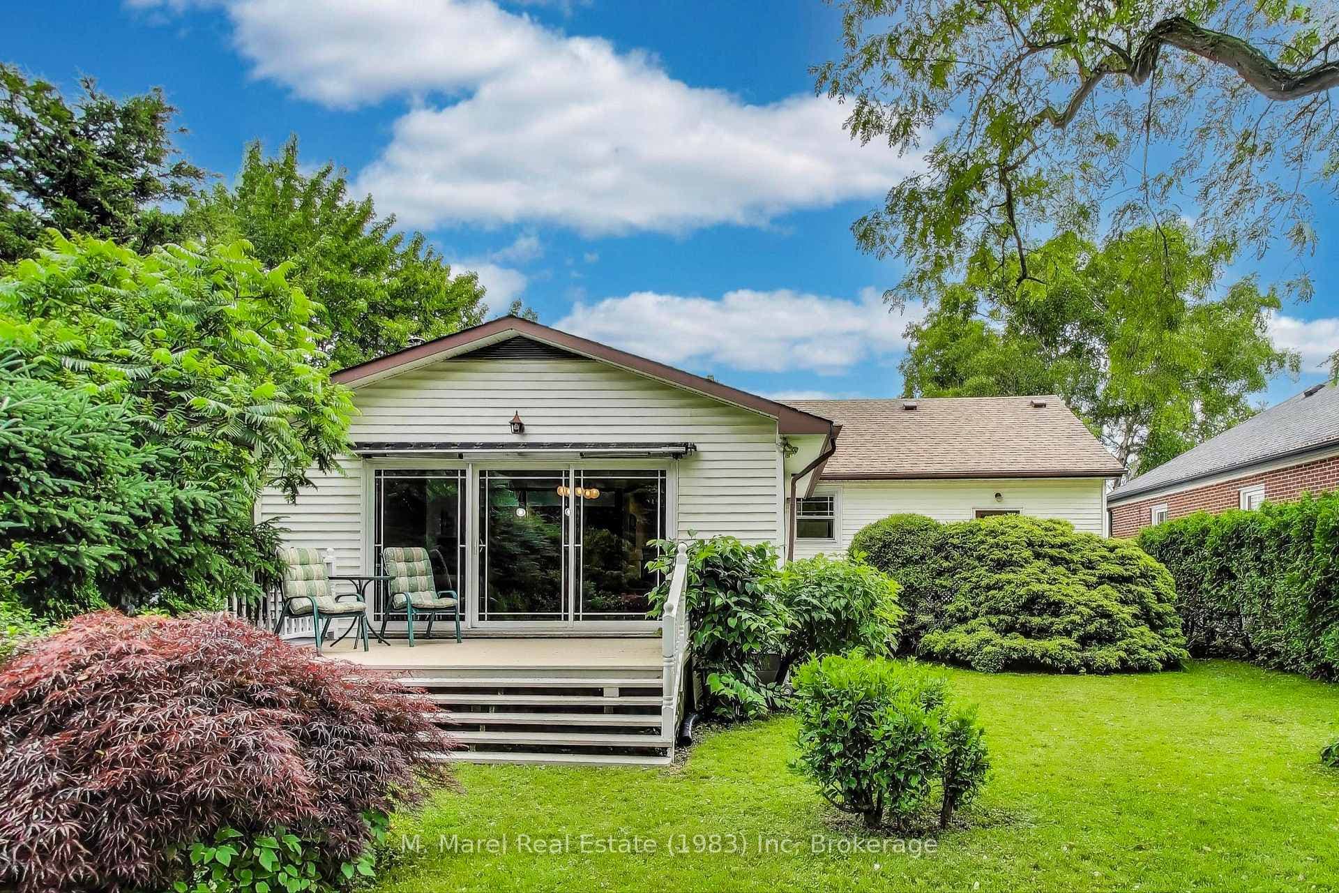 9 Avalon Avenue photo 32