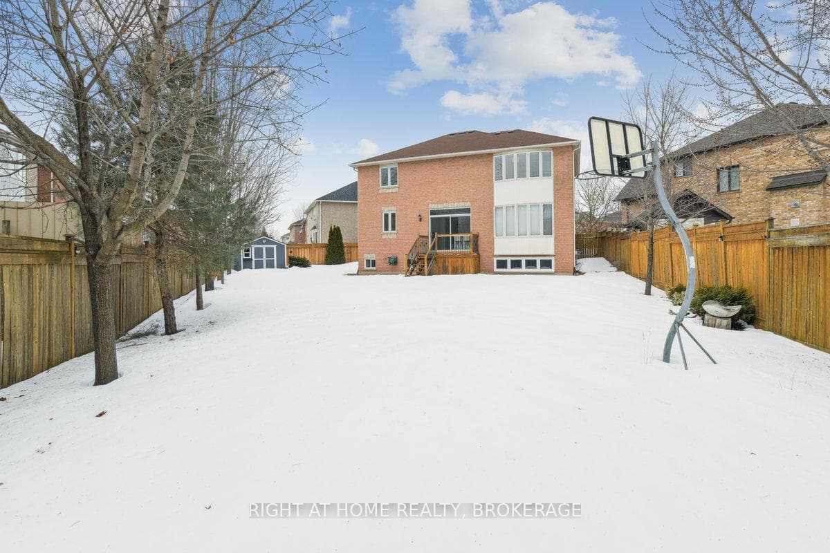 2221 Glazebrook Circle photo 2