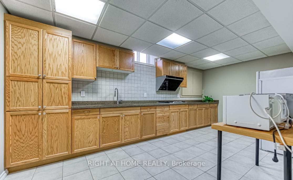 572 Wycliffe Avenue photo 18
