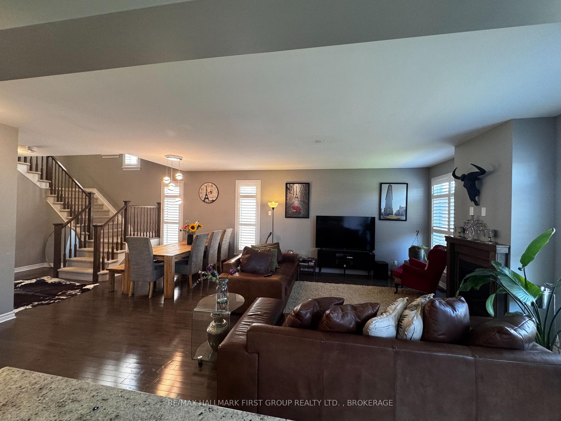 1098 Woodhaven Drive photo 11