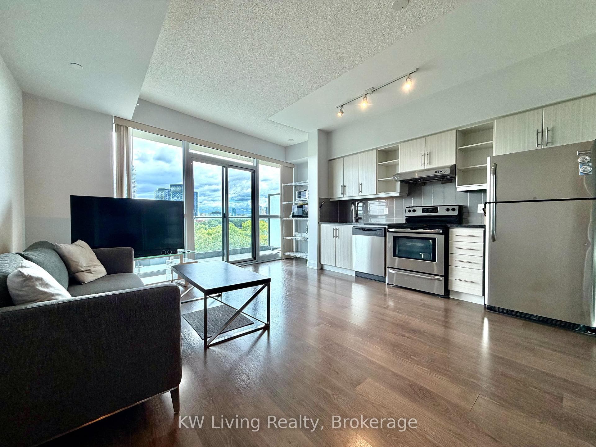 160 Vanderhoof Avenue Unit 517 photo 1