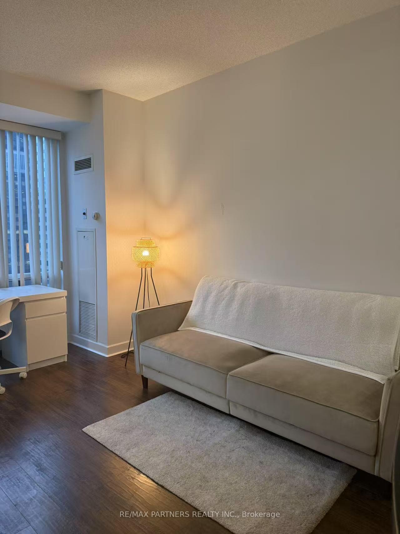 85 Bloor Street Unit 1514 photo 14