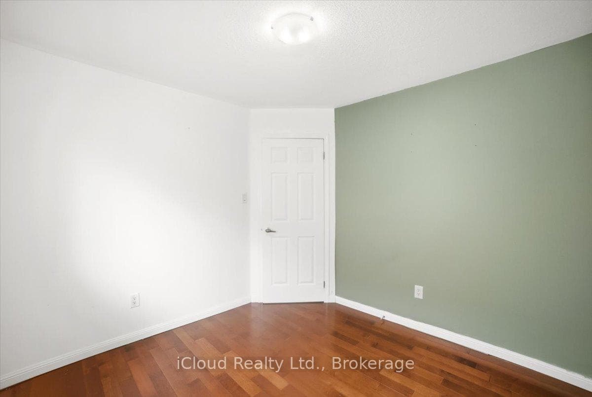 270 Whetham Heights photo 31