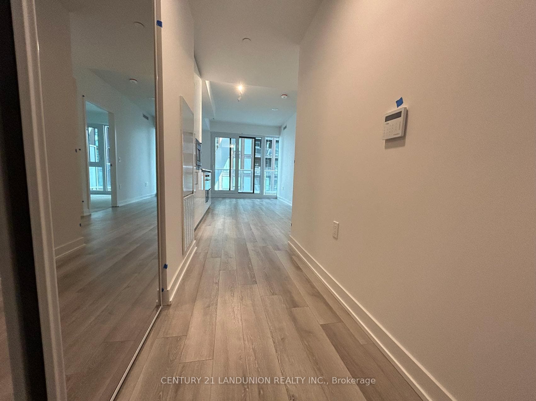 230 Simcoe Street Unit 2221 photo 6