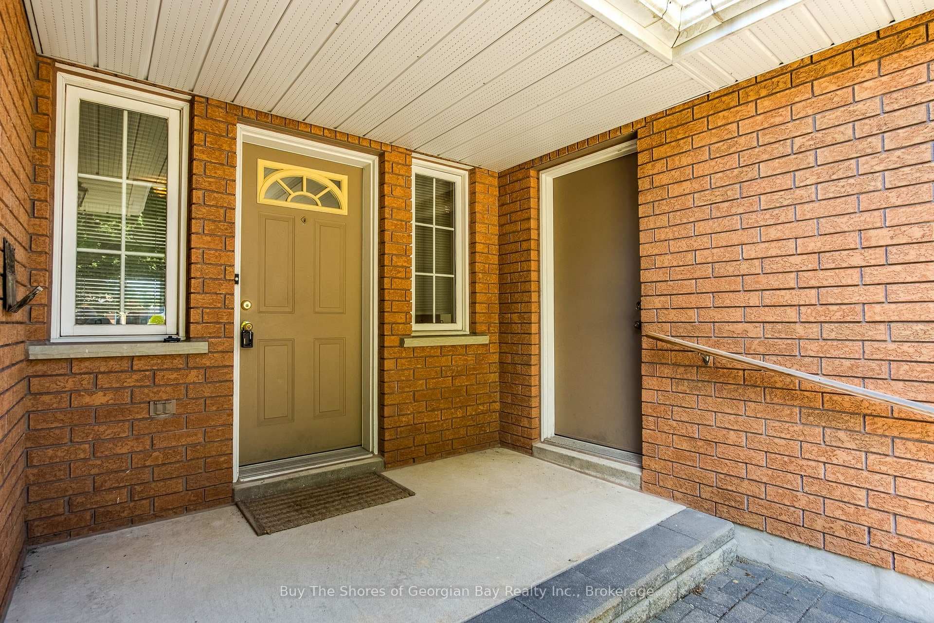 208 Margaret Street photo 3