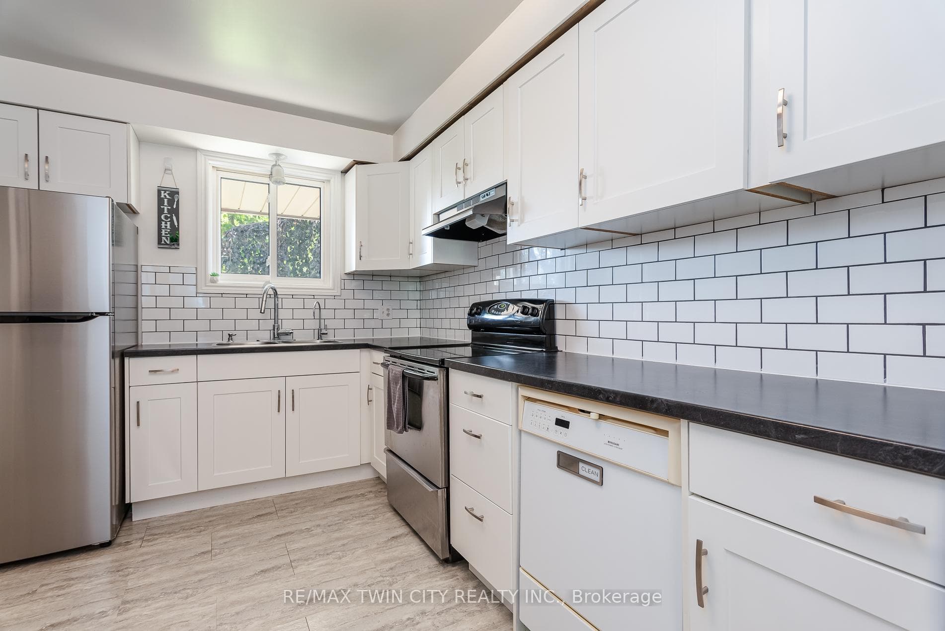 162 Parkside Drive photo 35