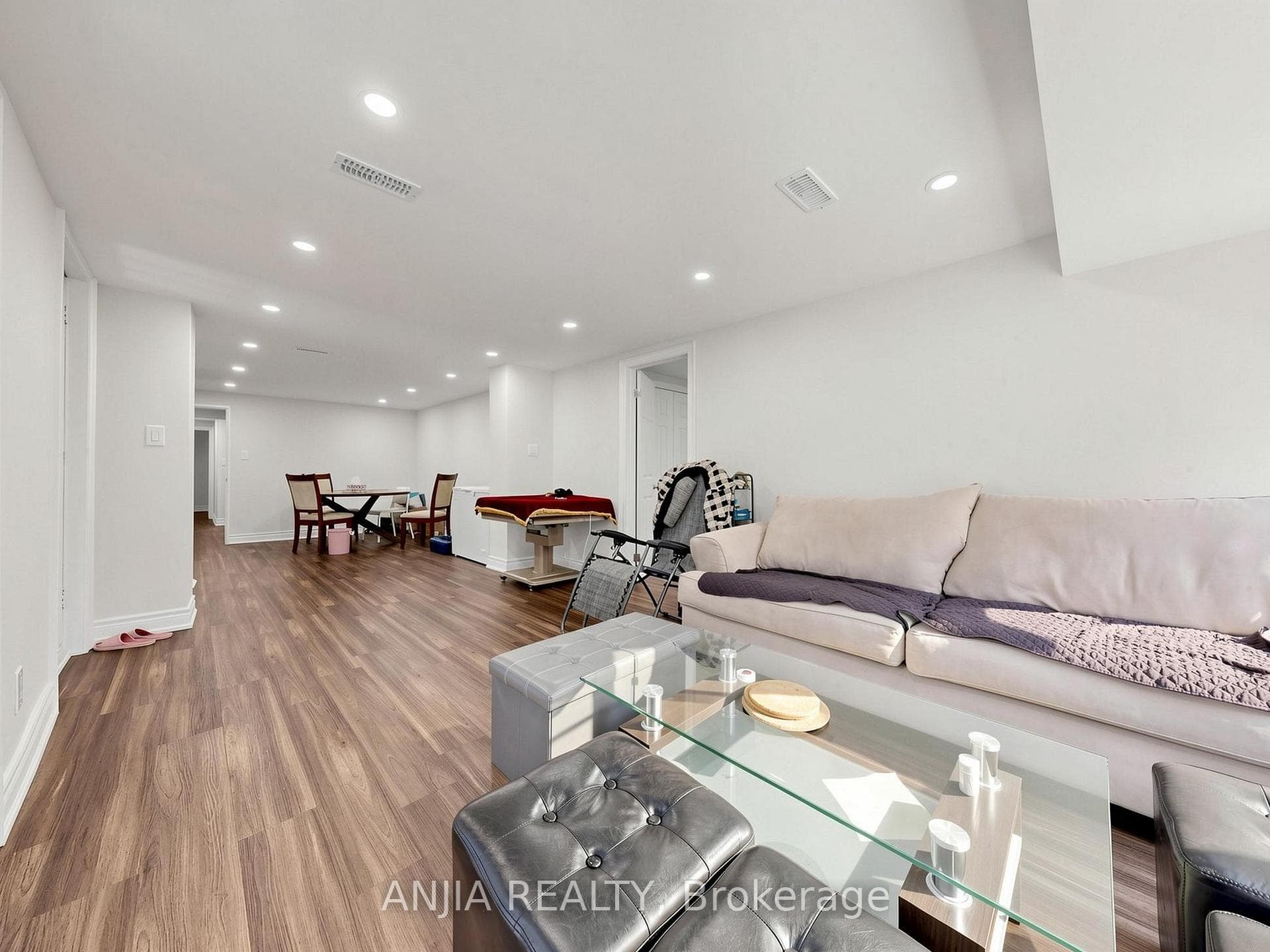 8 Applefield Drive photo 37