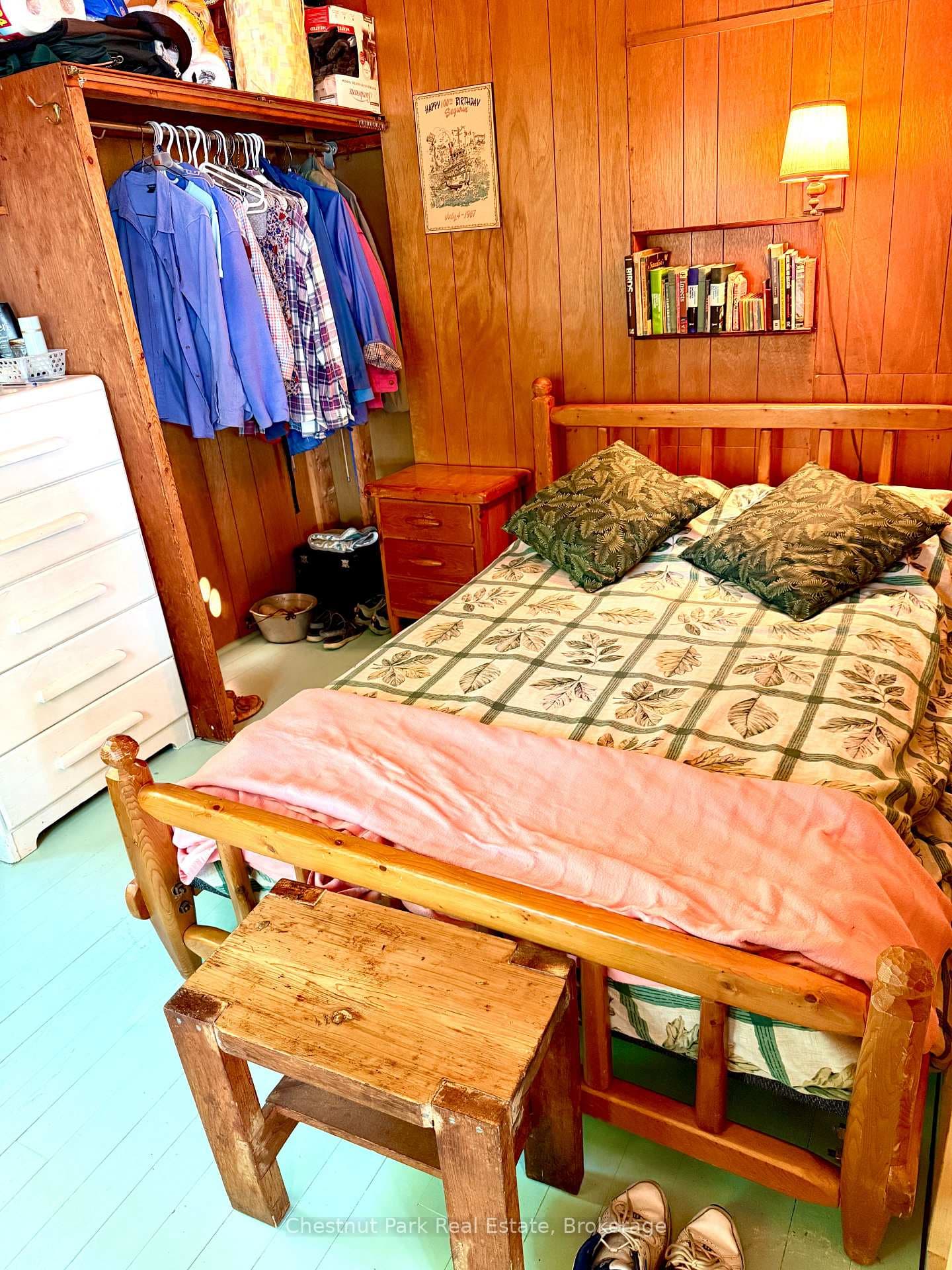 Principal bdrm has Pioneer Handicraft bed & table