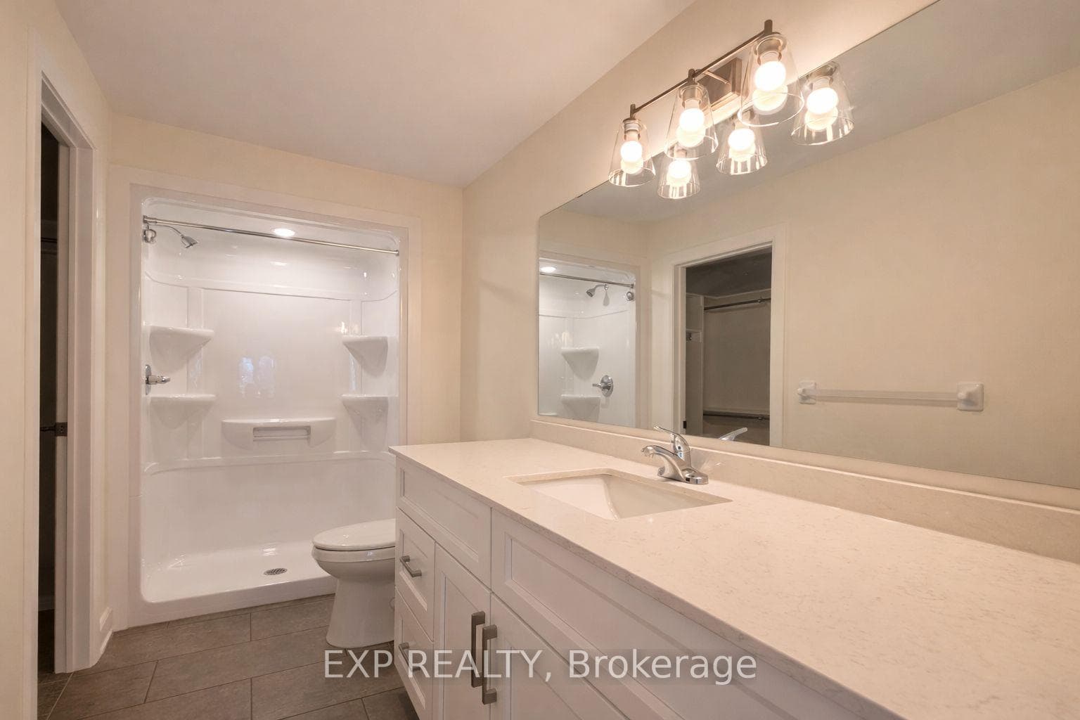 331 Voyageur Place photo 8
