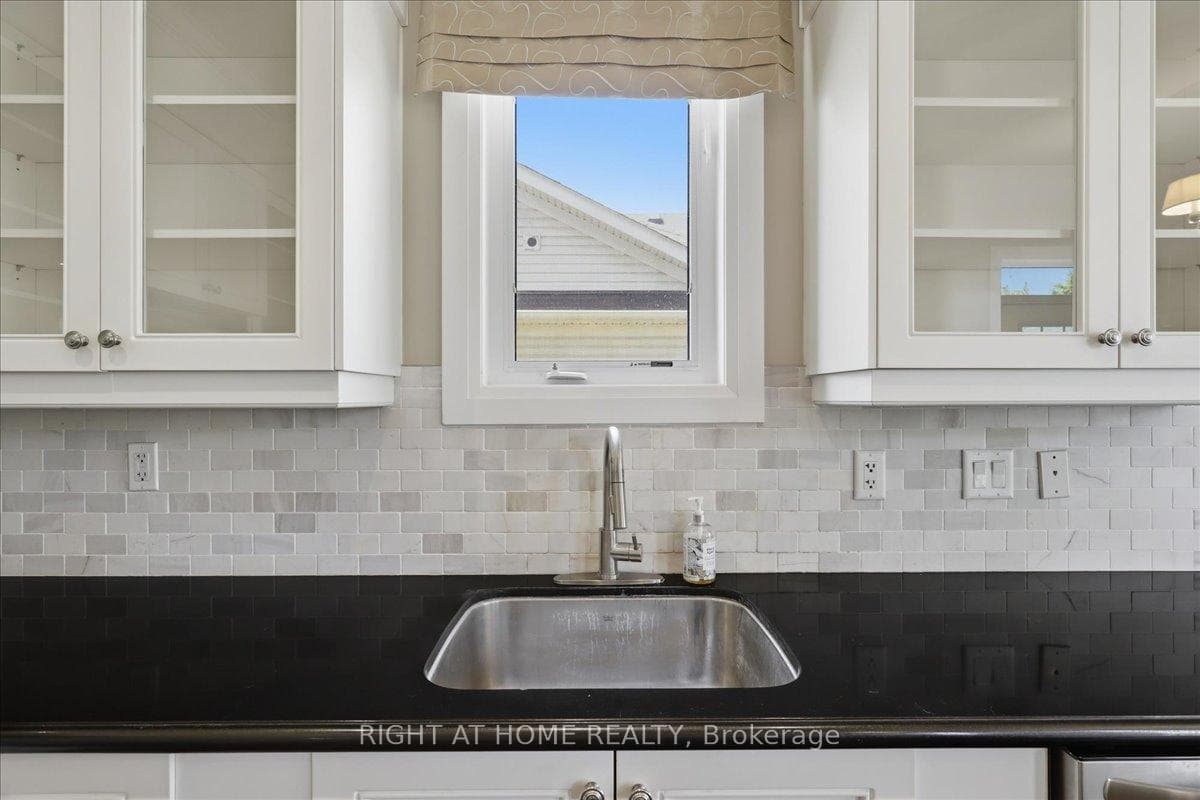 31 Christy Drive photo 16