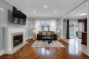 120 Frank Endean Road photo 5