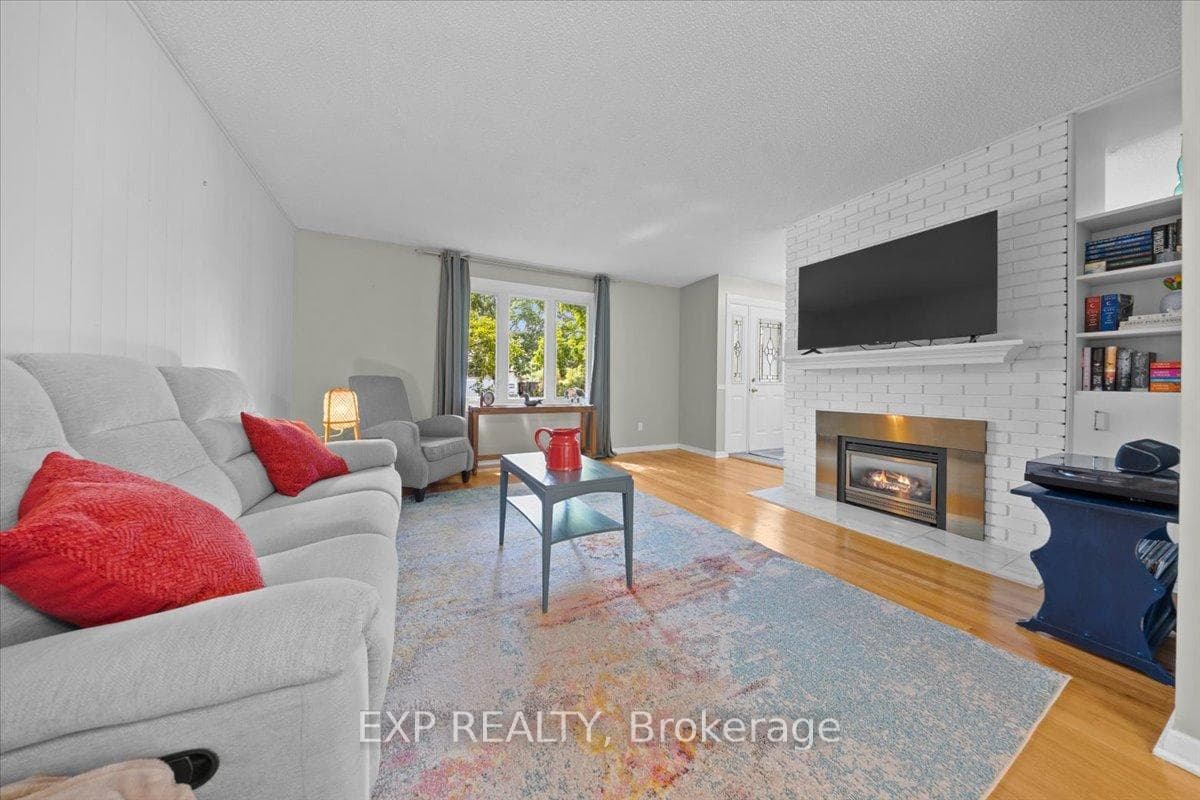 2697 Ulster Crescent photo 7