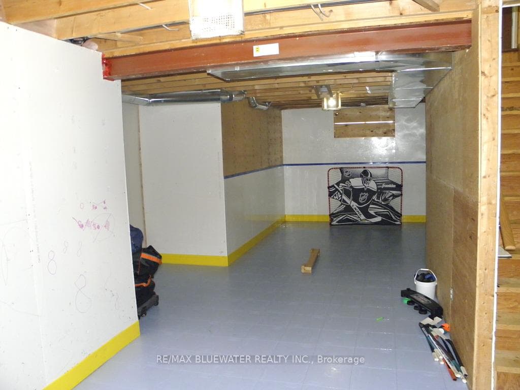 95 Deborah Drive photo 24