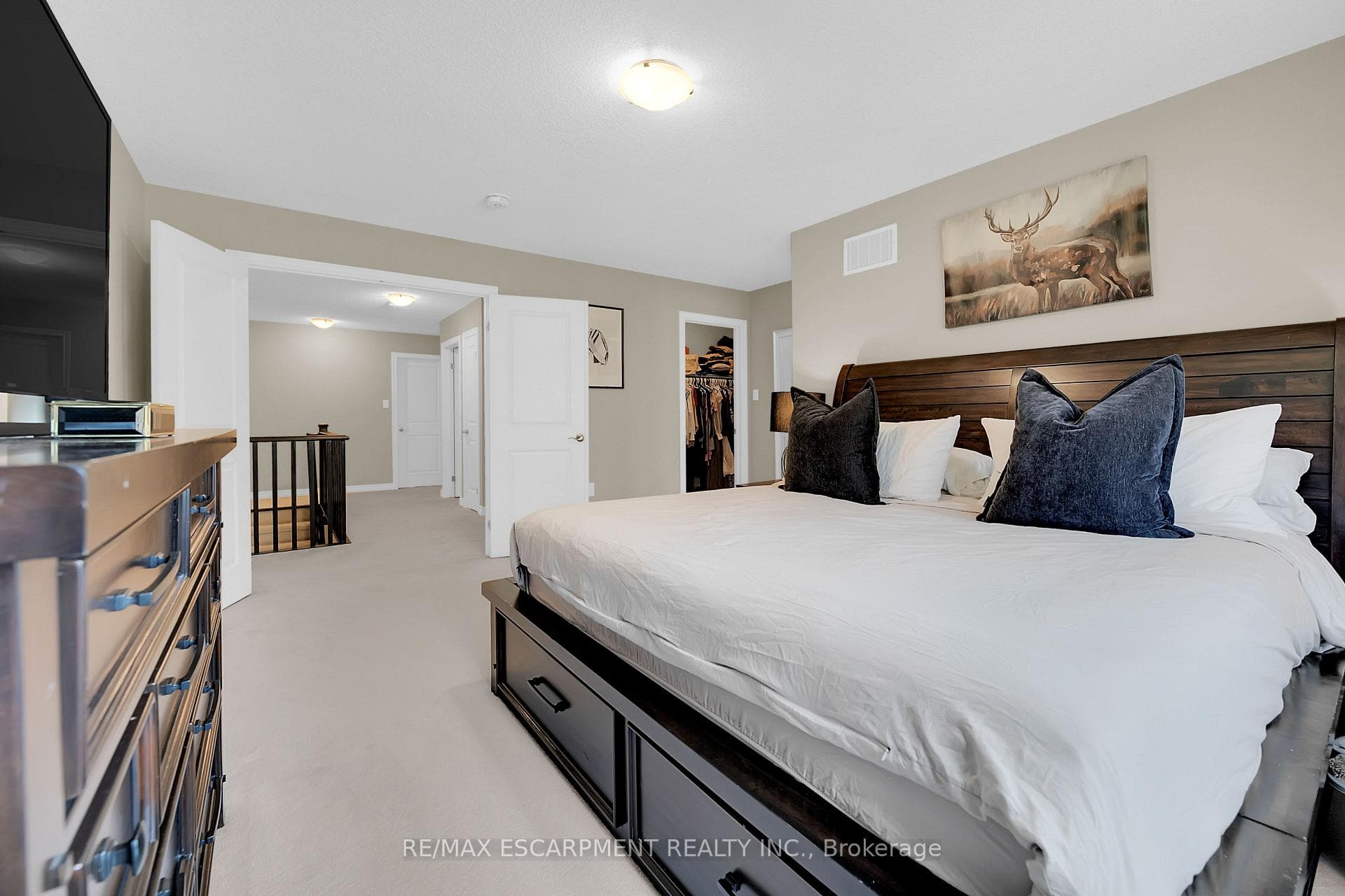 137 Kinsman Drive photo 26
