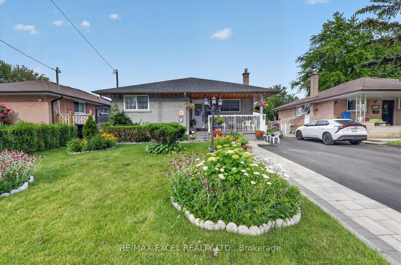 62 Sundance Crescent photo 2