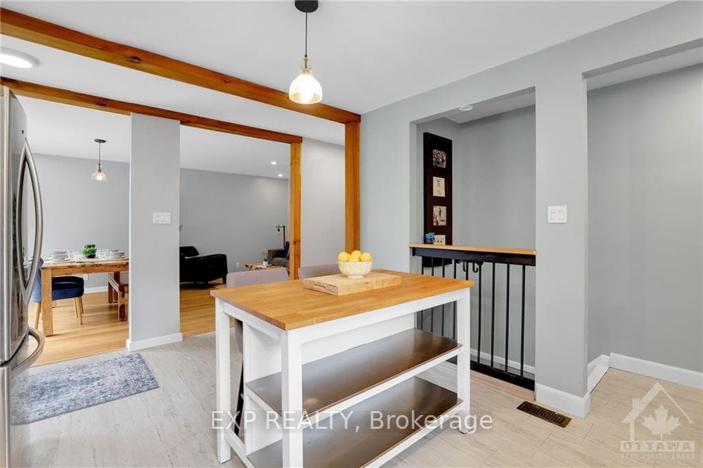 983 ARKELL Street photo 15