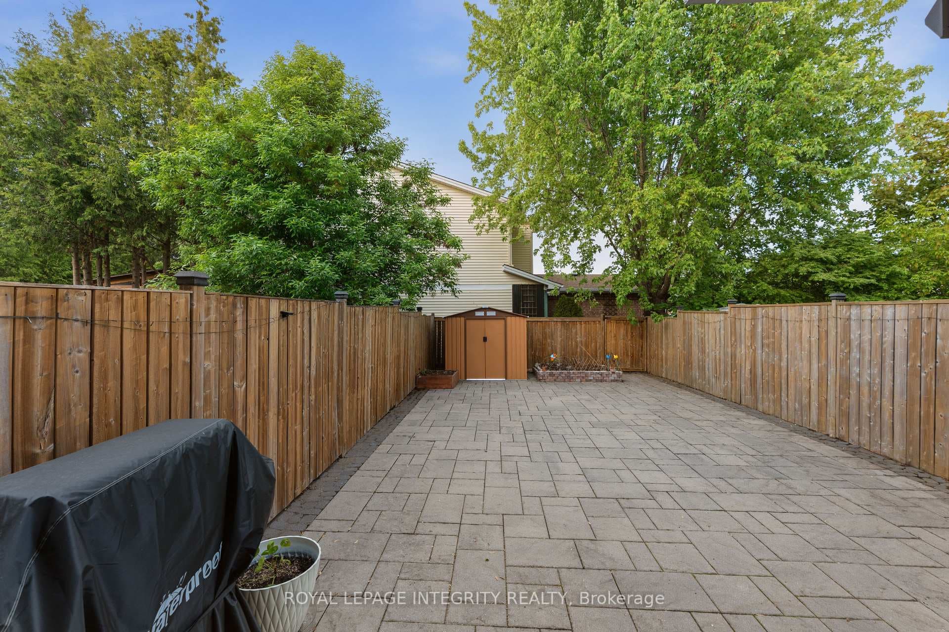 89 BURLINGTON Crescent photo 31