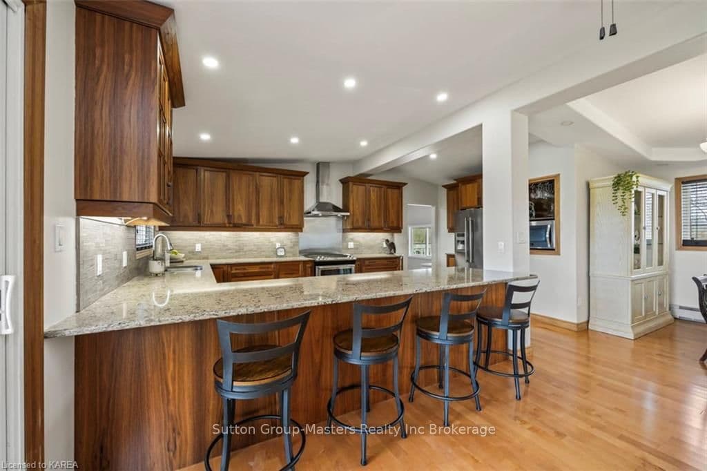 2353 MCIVOR Road photo 13