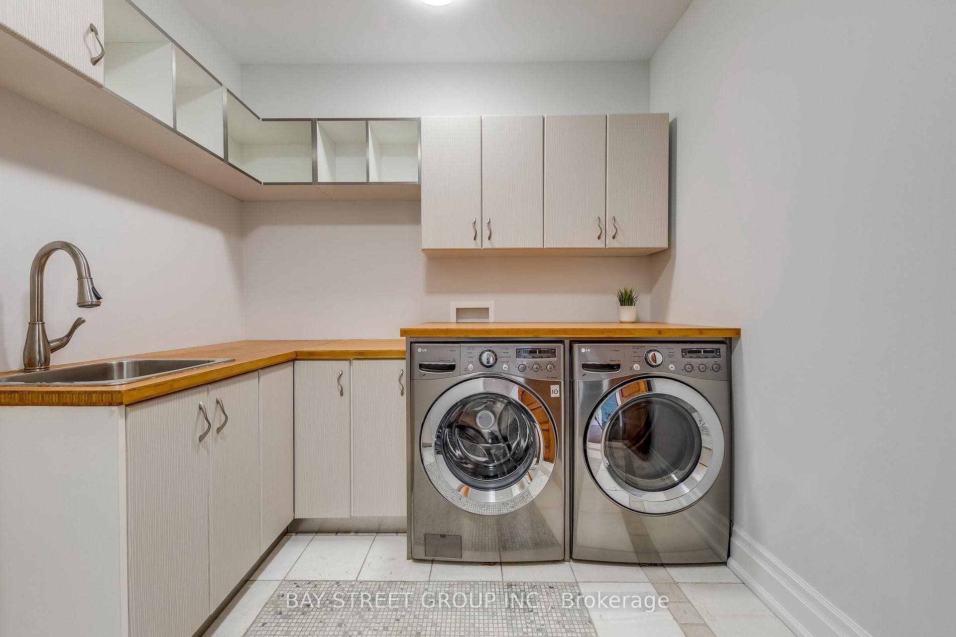 132 Crestwood Road photo 42