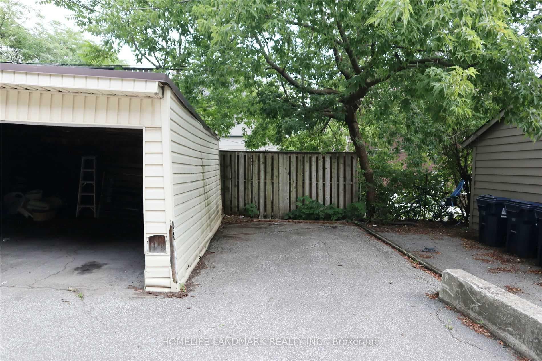 969 Avenue Road Unit Lwr RR photo 8