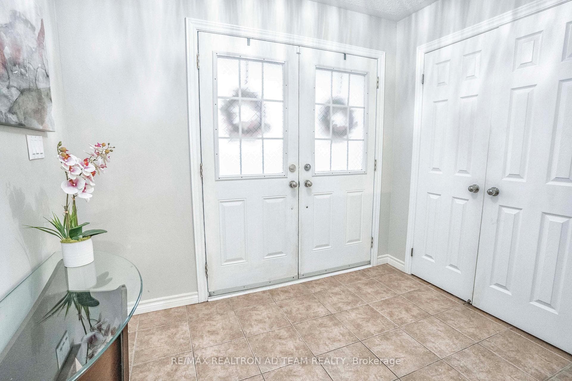 611 Oxbow Crescent photo 4