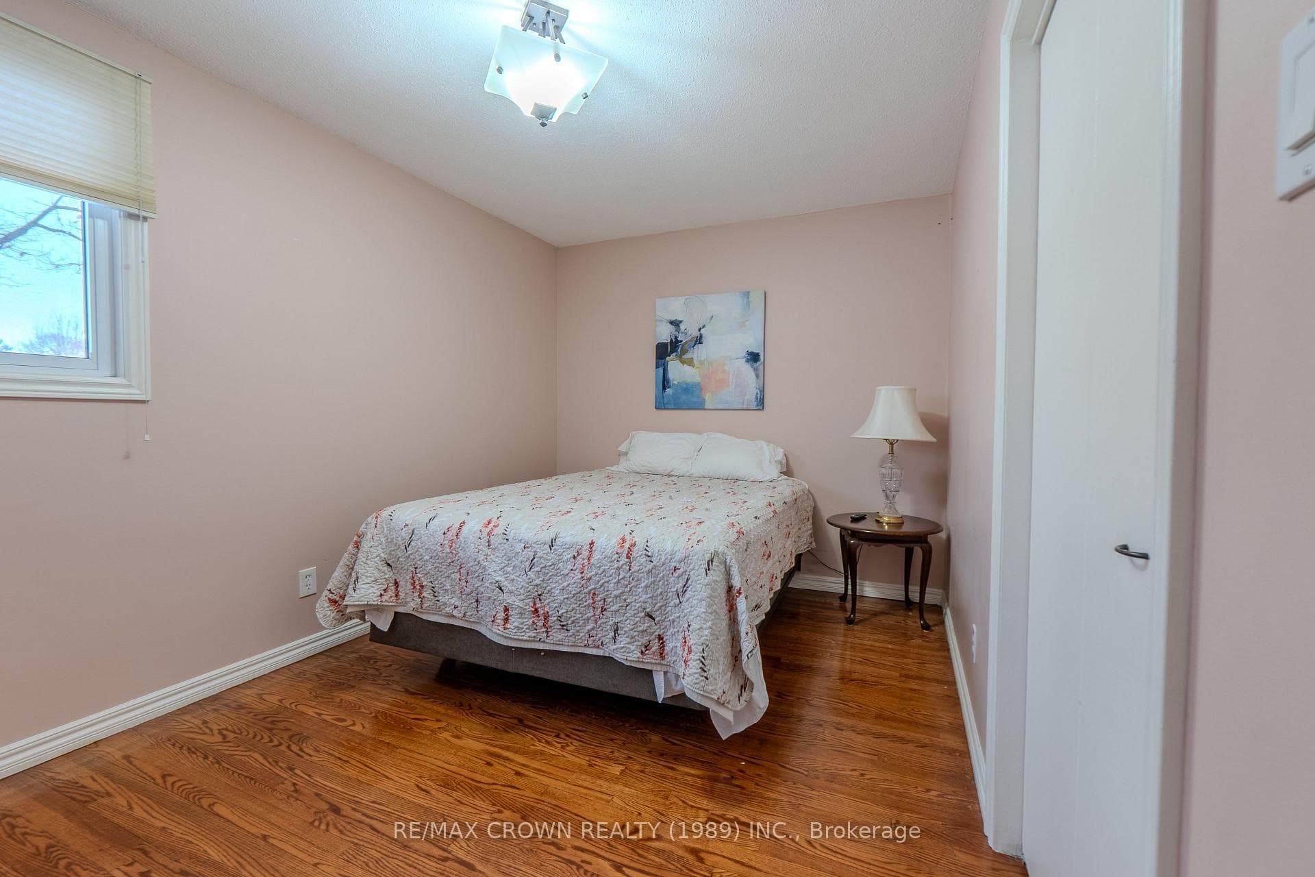 174 Rancier Street photo 10