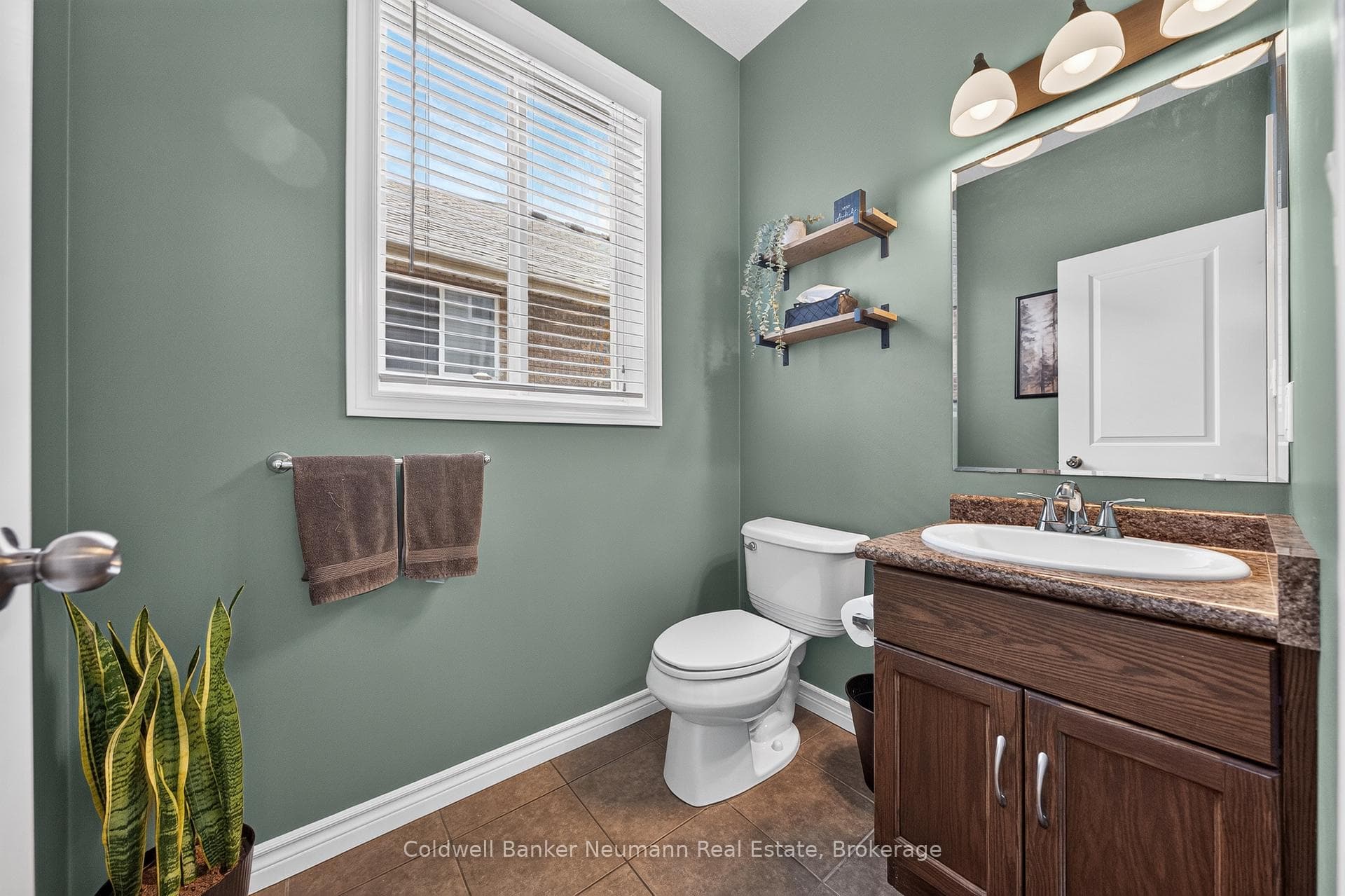 8 Creighton Avenue photo 17