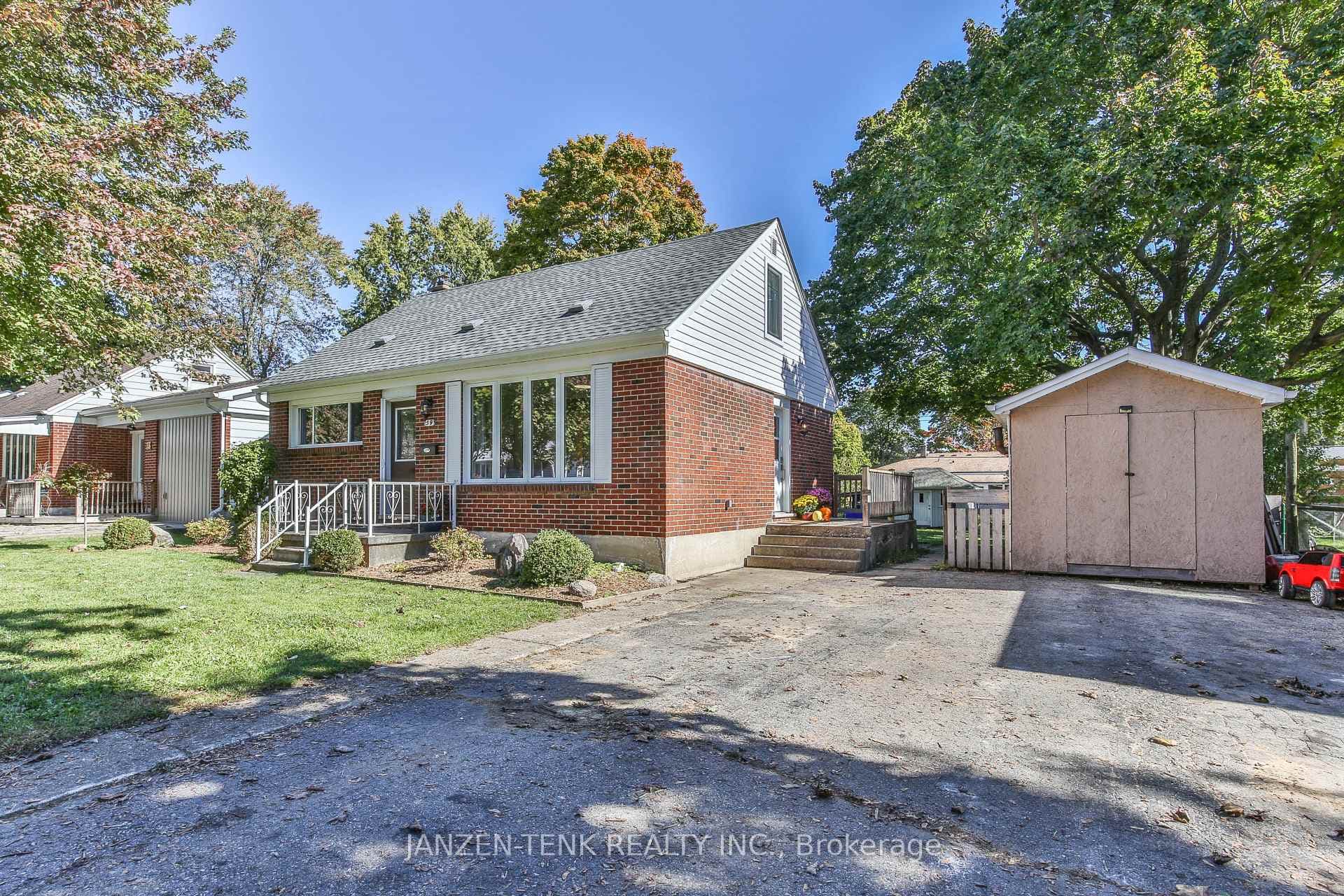 39 Treelawn Avenue photo 1