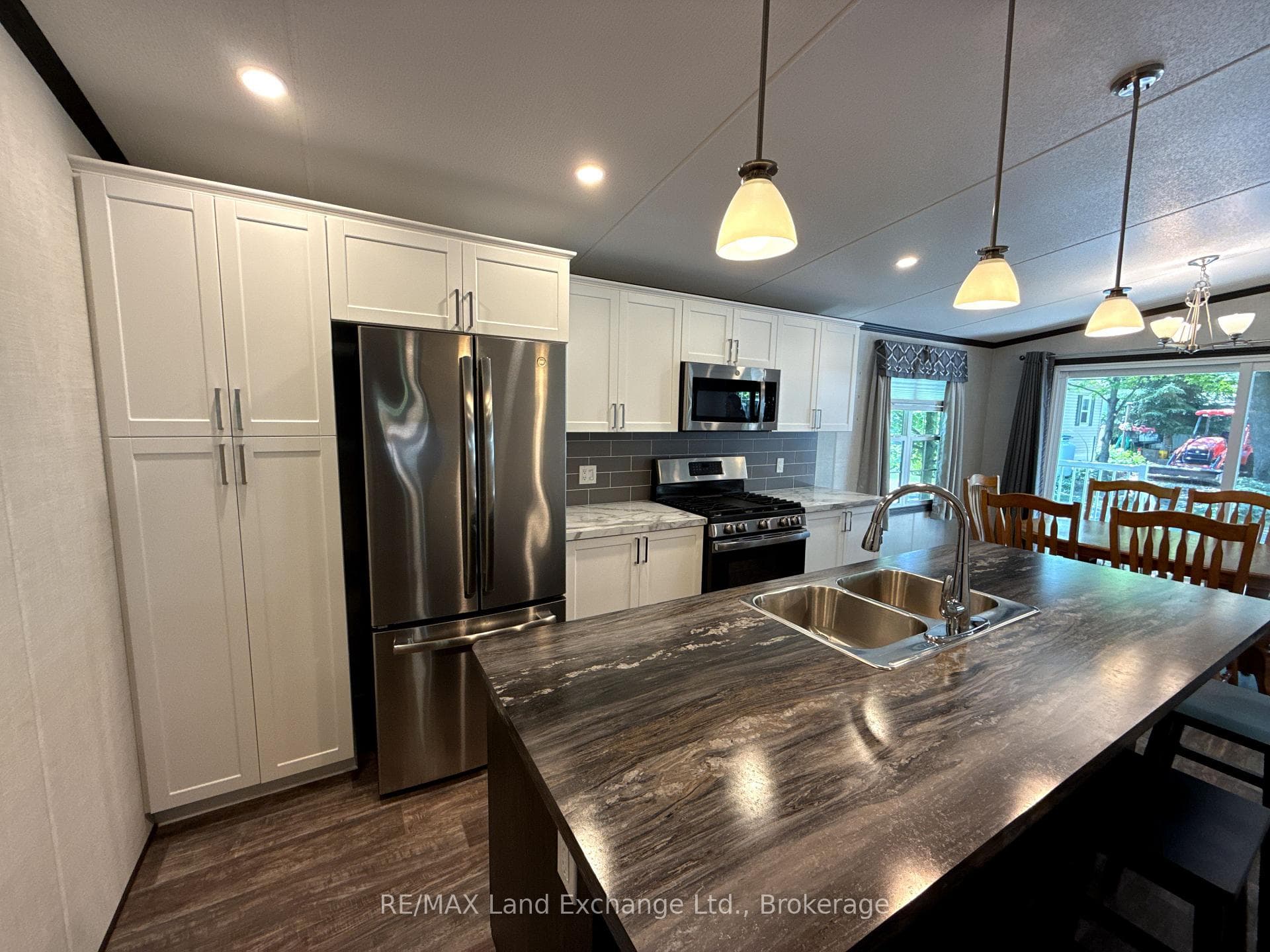 Ample Cabinet Space