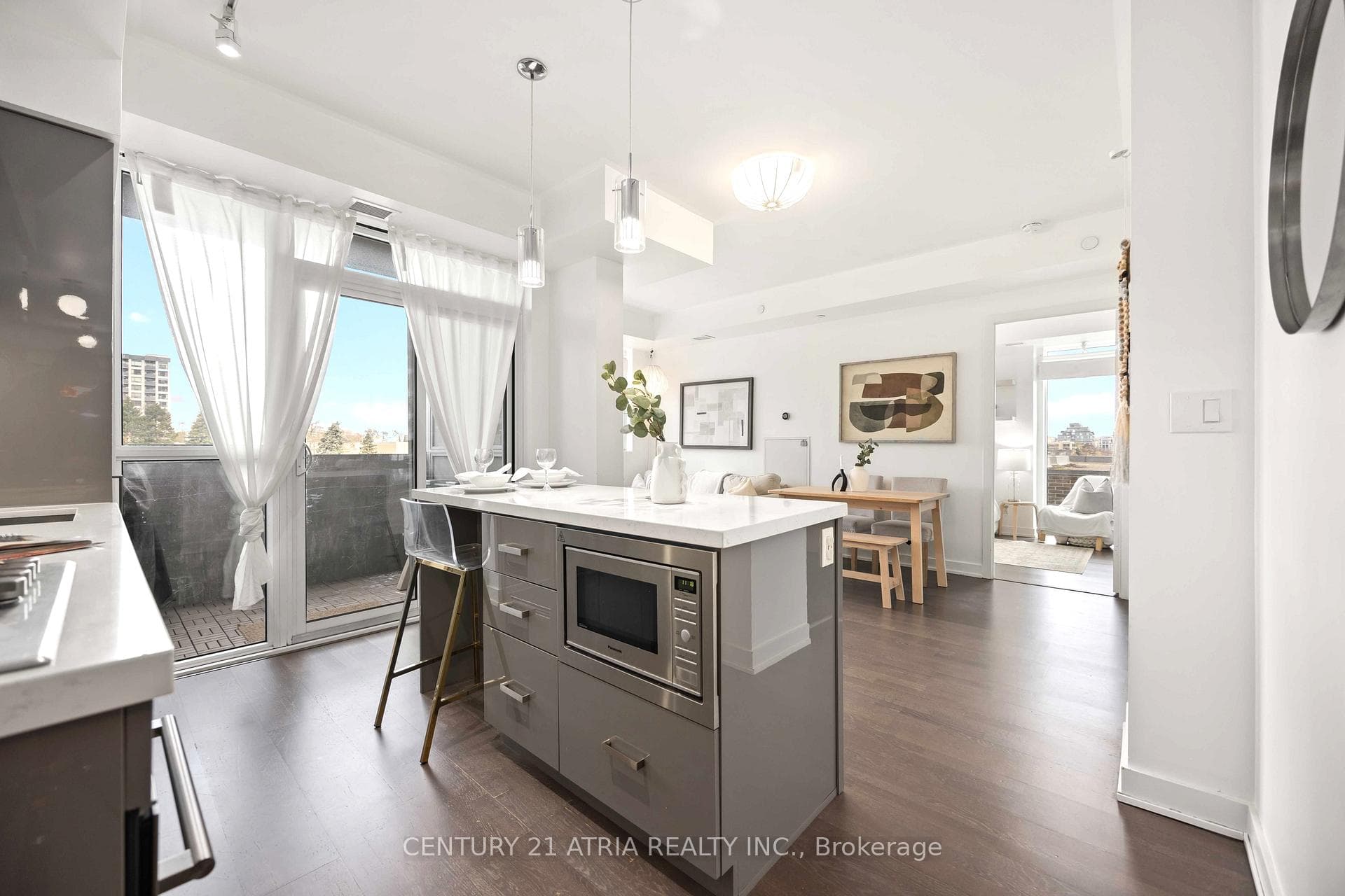 501 St Clair Avenue Unit 303 photo 7