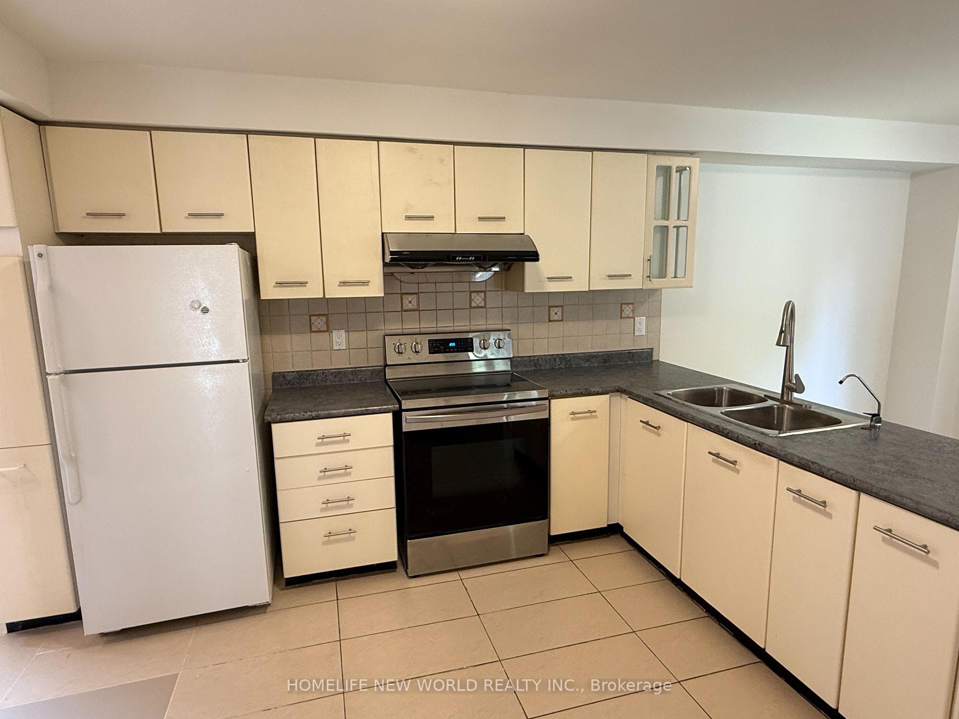 106 Morrison Crescent photo 9