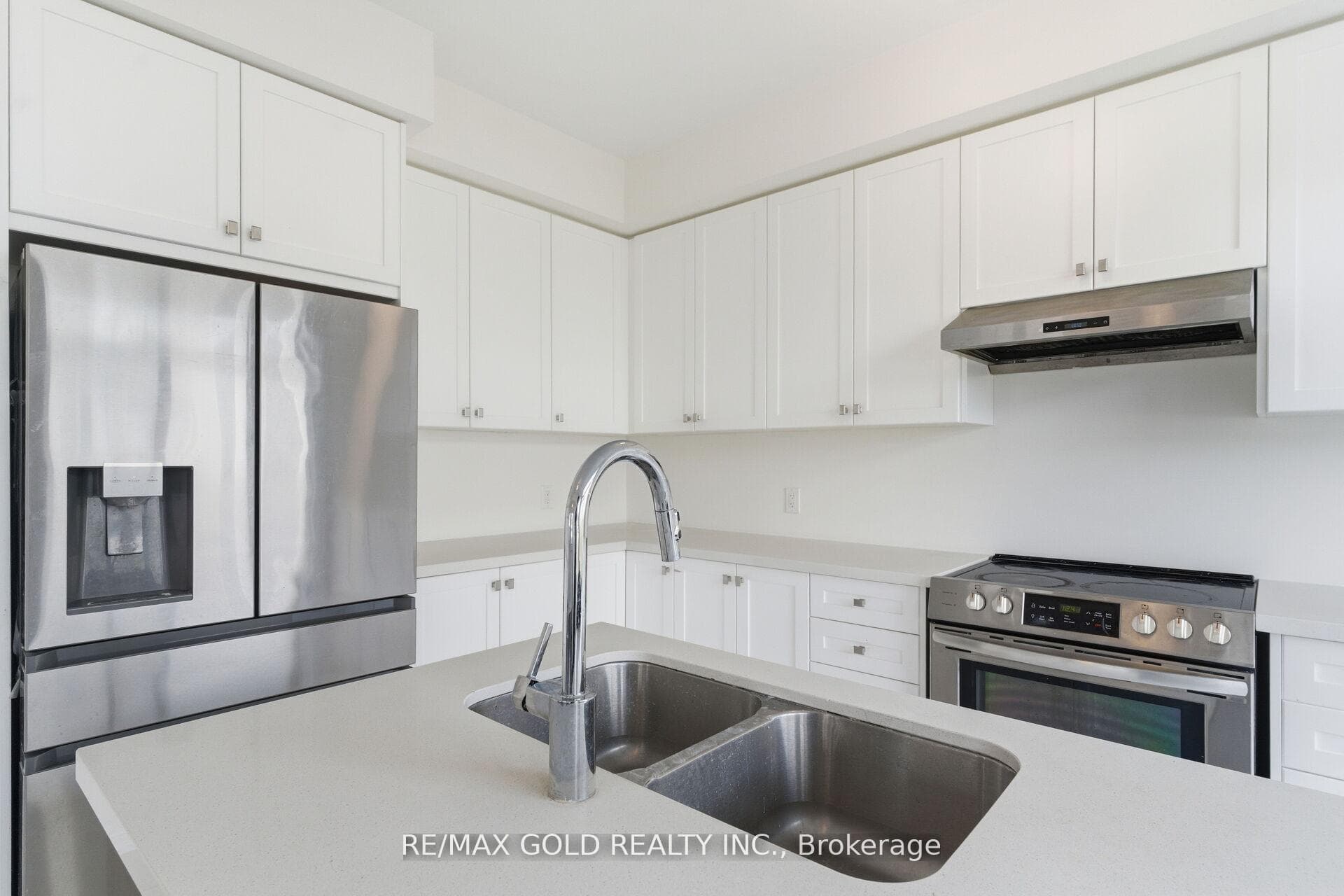 687 Anishinaabe Drive photo 13