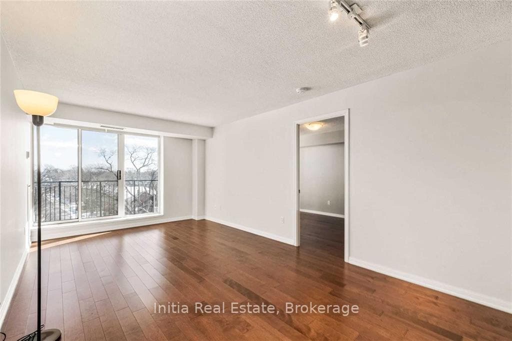18 Wanless Avenue Unit 502 photo 3