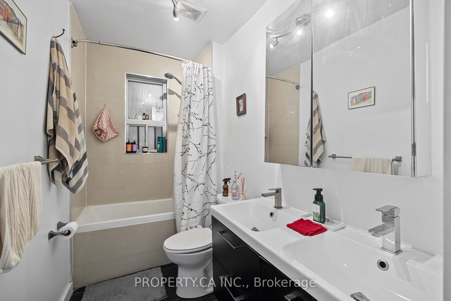 396 Roxton Road photo 8