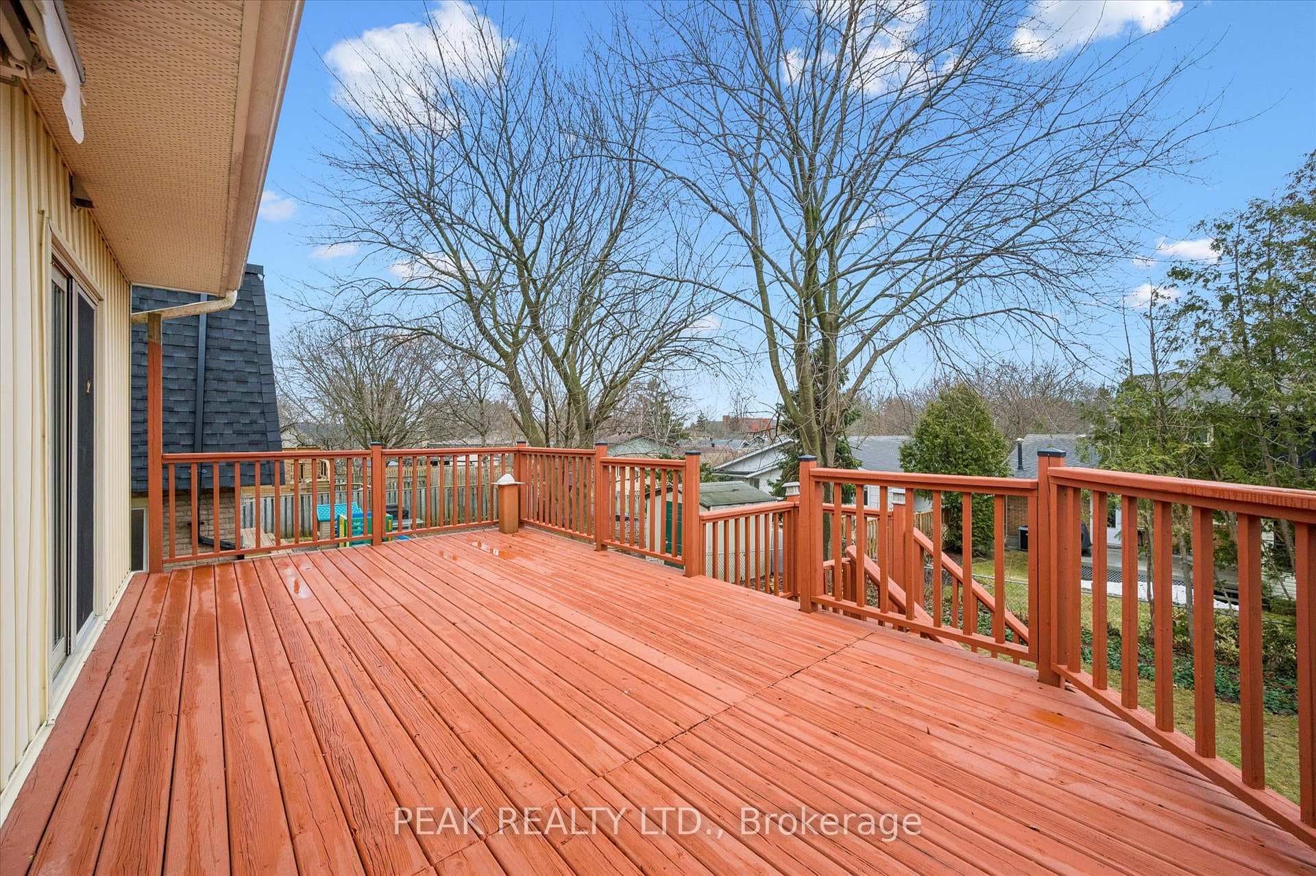 93 Grand River Boulevard photo 39