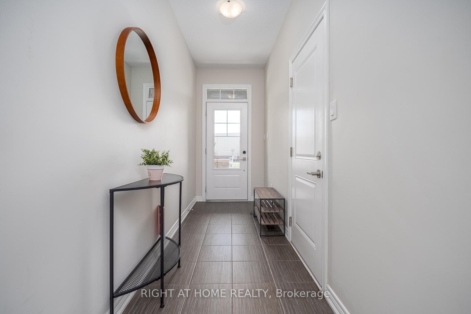 Grand foyer, tons of storage space.