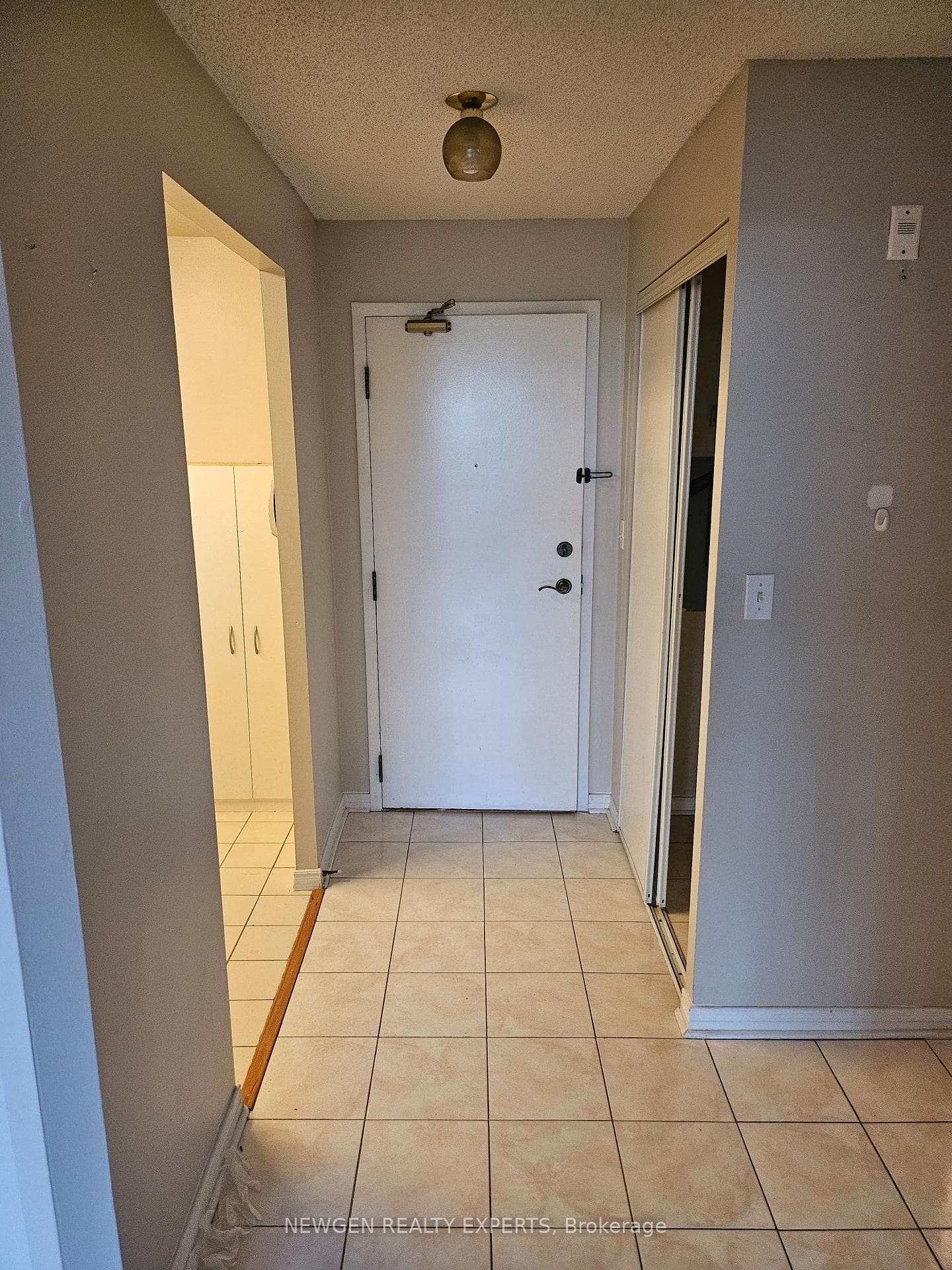 480 Mclevin Avenue Unit 303 photo 3