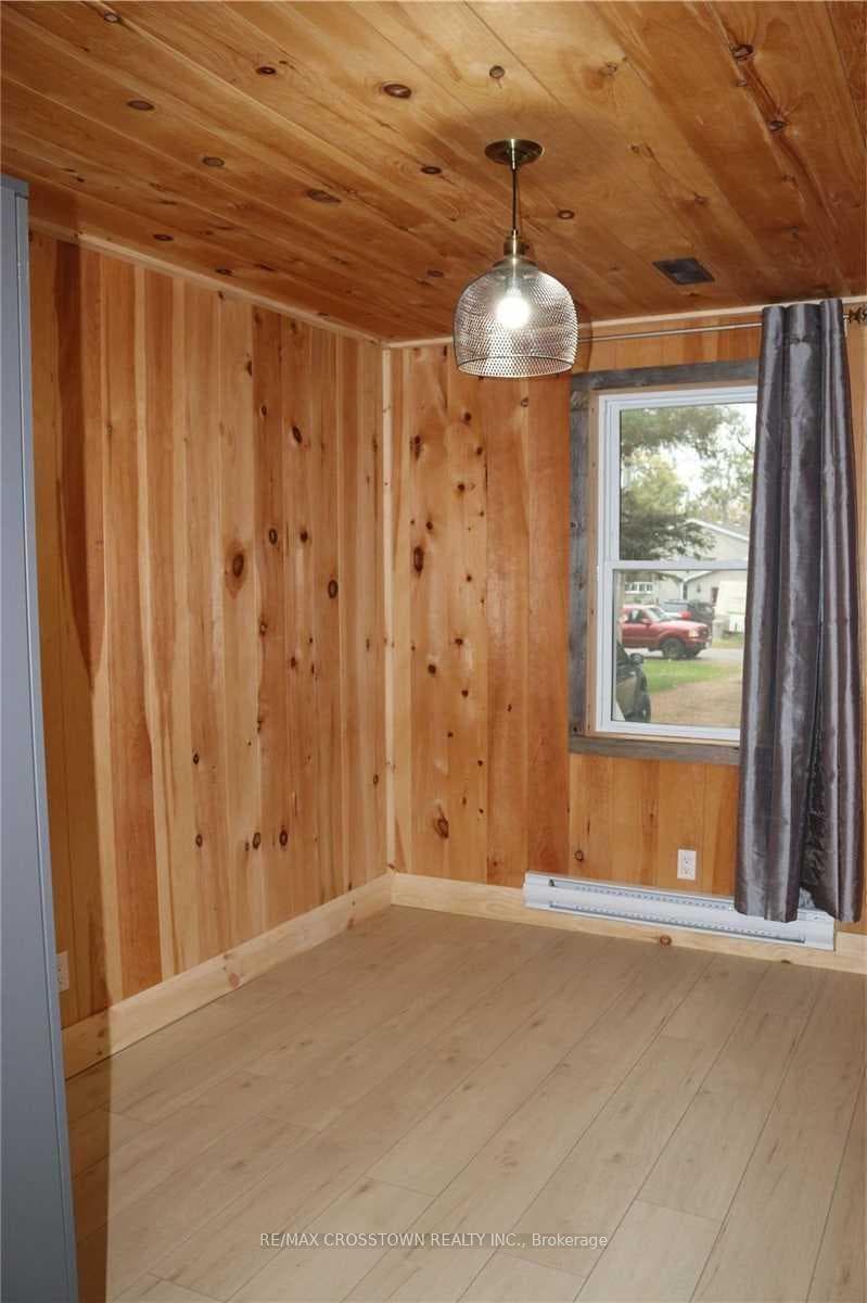1056 Elm Road photo 10