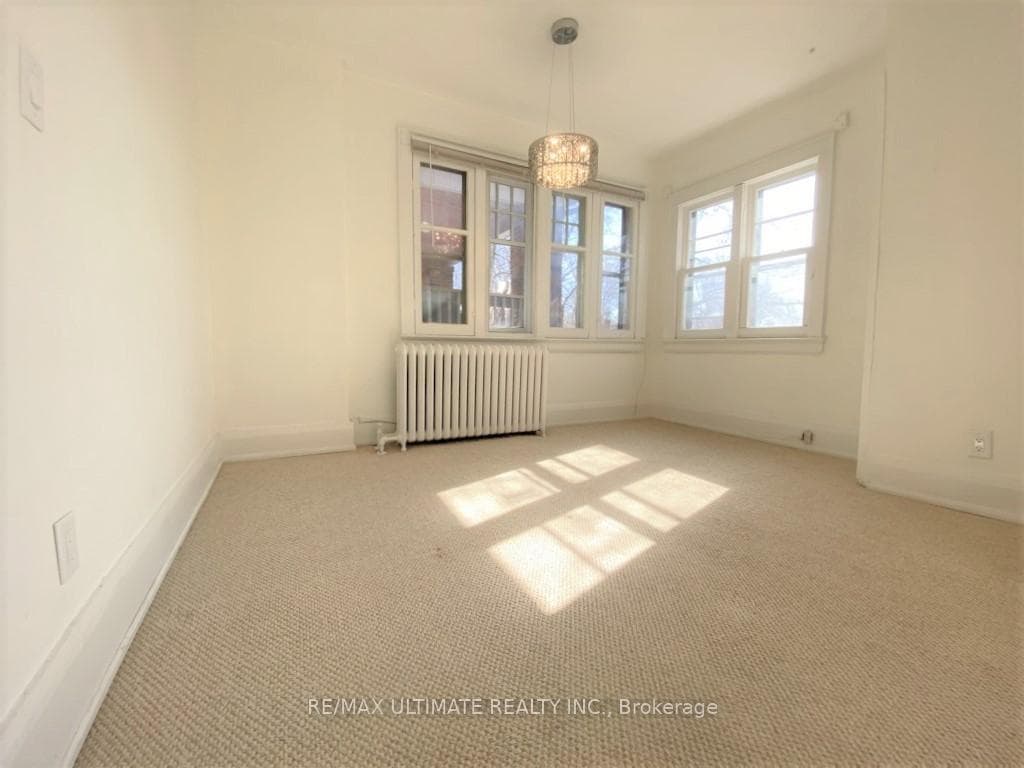 533 Kingston Road photo 43