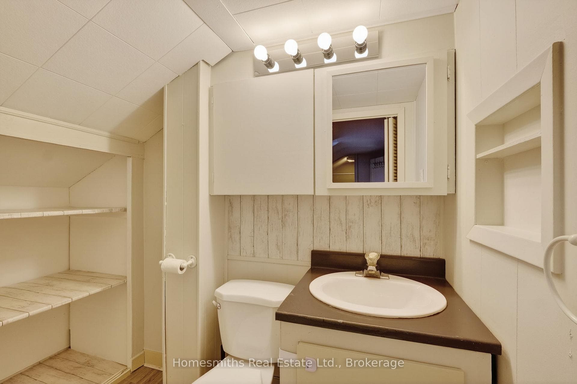 Apartment En-suite Bathroom